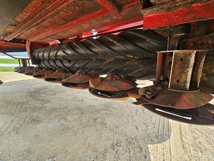 new-holland-1411-image-15