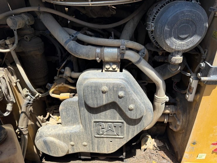 2019-caterpillar-239d3-image-16