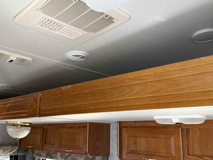 sierra-copper-camper-trailer-image-3