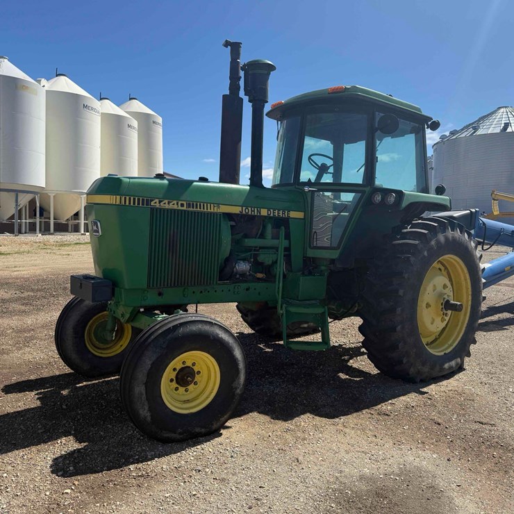JOHN DEERE 4440
