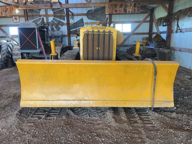 caterpillar-thirty-image-8