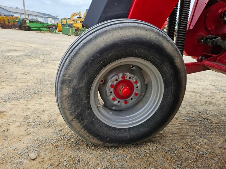 massey-ferguson-1359-image-35