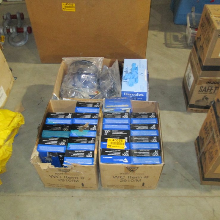 #45058 • Lot of Nitrile Disposable Gloves INV#45058