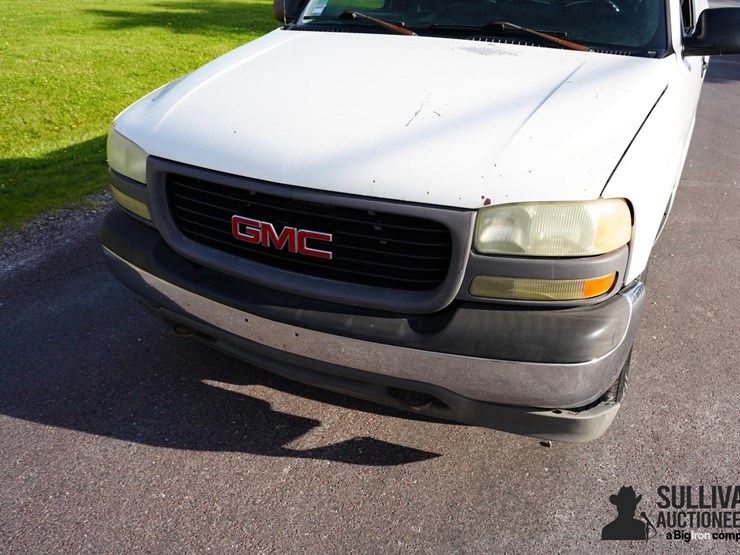 2002-gmc-sierra-1500-image-9