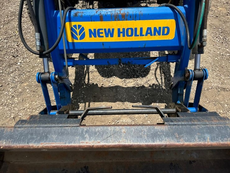 new-holland-boomer-3040-image-11