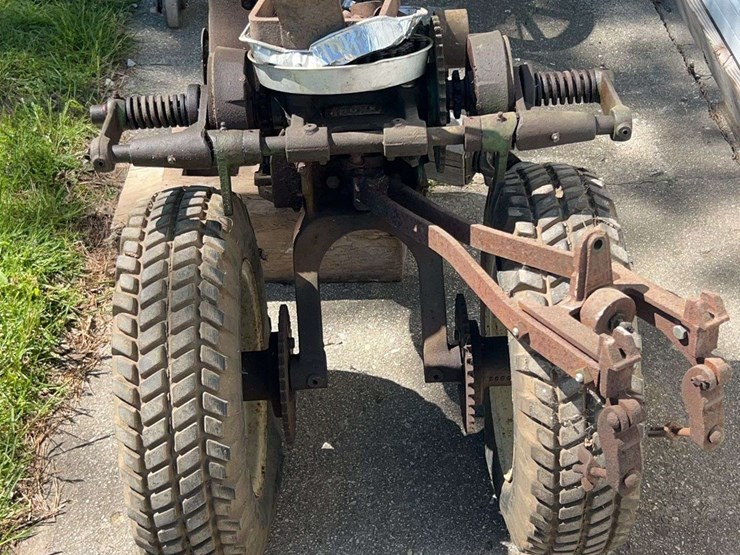 huski-garden-tractor-image-2