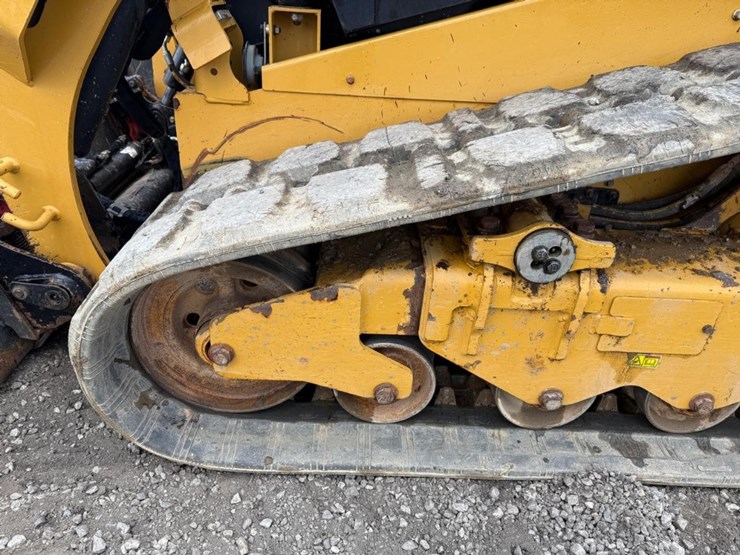 2021-caterpillar-259d3-image-18