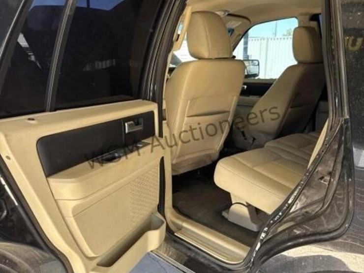 2015-ford-expedition-image-26