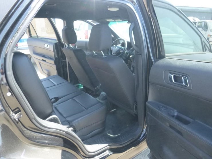 2017-ford-explorer-image-8