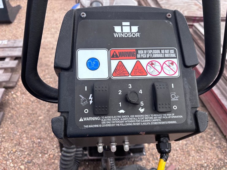 #36613-•-commodore-floor/carpet-cleaner-image-4