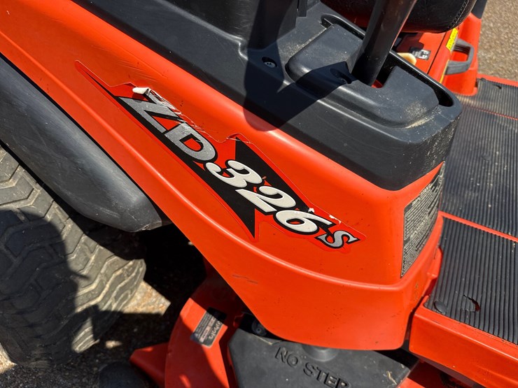 kubota-zd326s-image-9