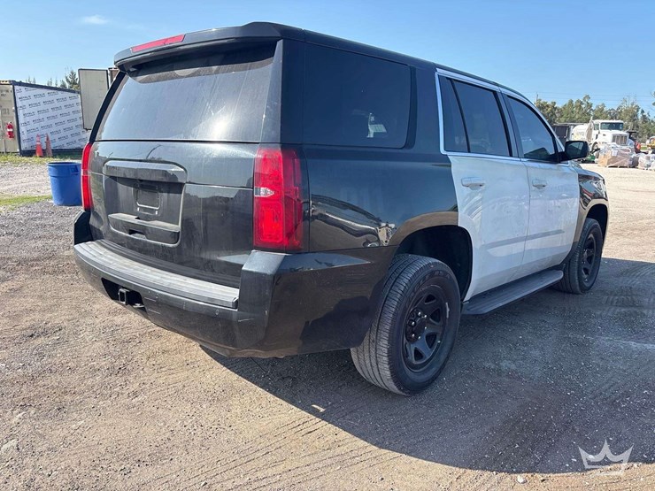 2018-chevrolet-tahoe-image-3