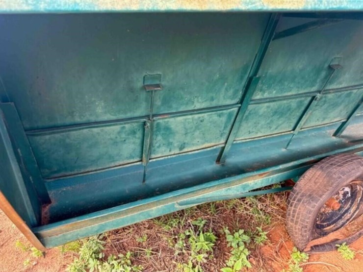 16'-oklahoma-pride-portable-feeder-image-7