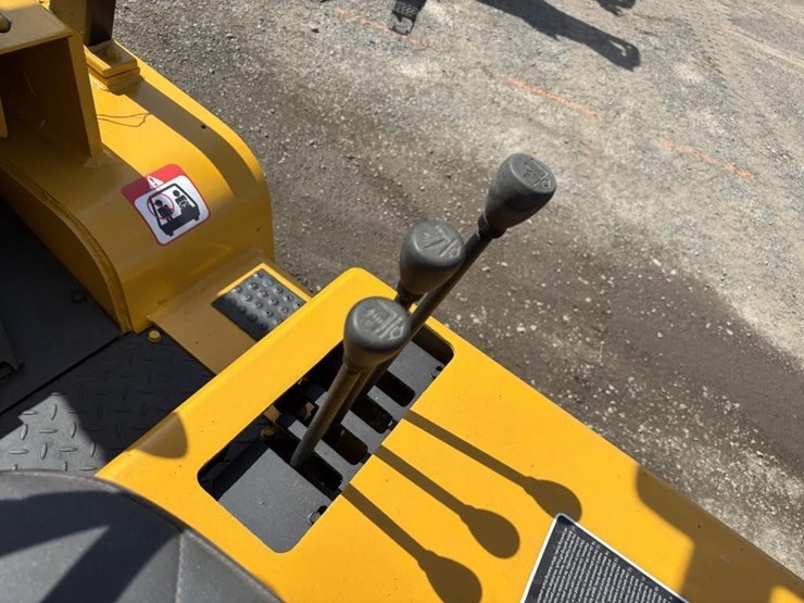 caterpillar-v80e-image-25