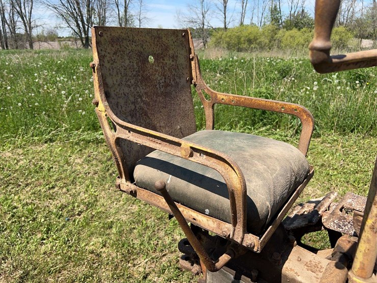 caterpillar-2-ton-image-26
