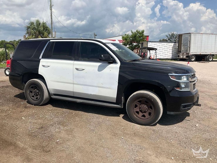 2018-chevrolet-tahoe-image-2