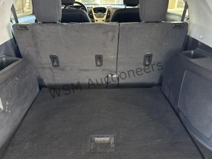 2016-chevrolet-equinox-ls-image-10