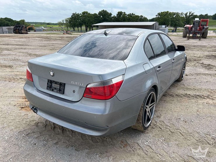2005-bmw-545i-sedan-image-3