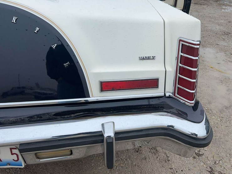 1979-lincoln-continental-mark-v-image-34