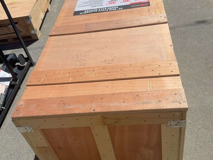 skid-steer-round-bale-gripper---72"-tmg-sbg72-image-6