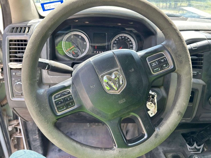 2018-dodge-3500-image-16