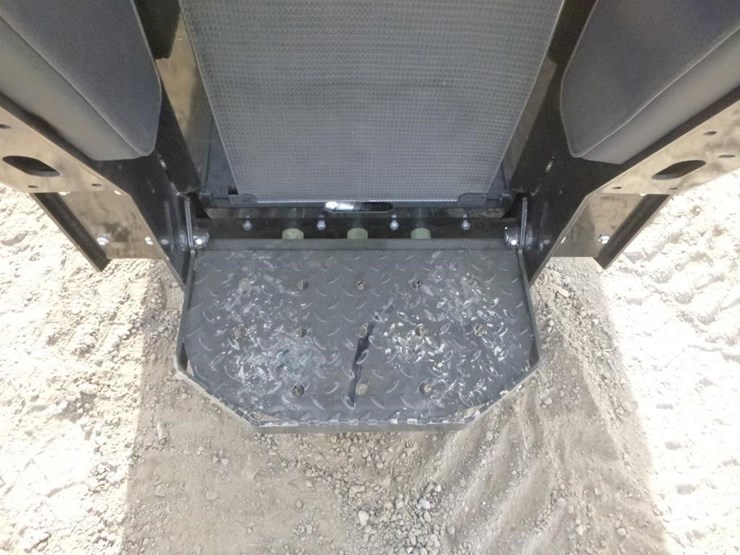 2026-sdlool-v1000-skid-steer-track-loader-image-10