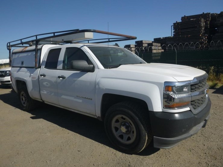 2017-chevrolet-1500-image-2