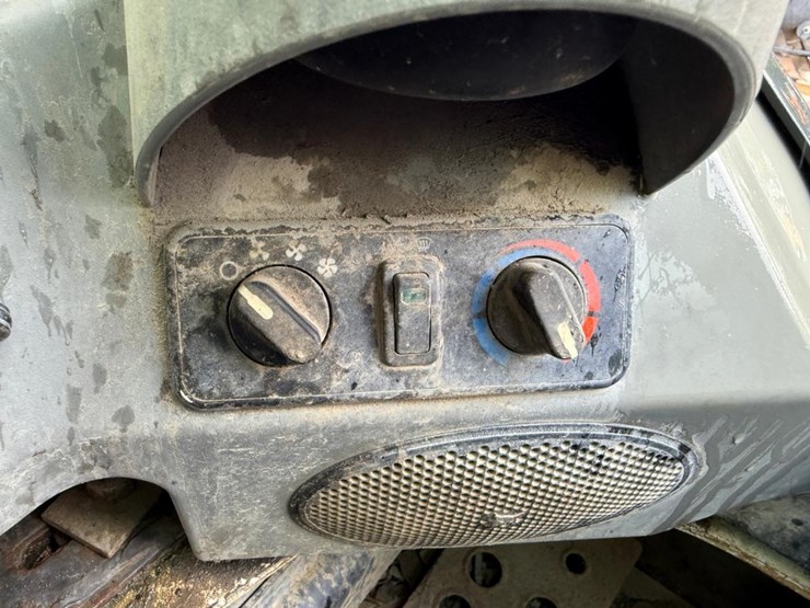 2015-bobcat-t650-image-27