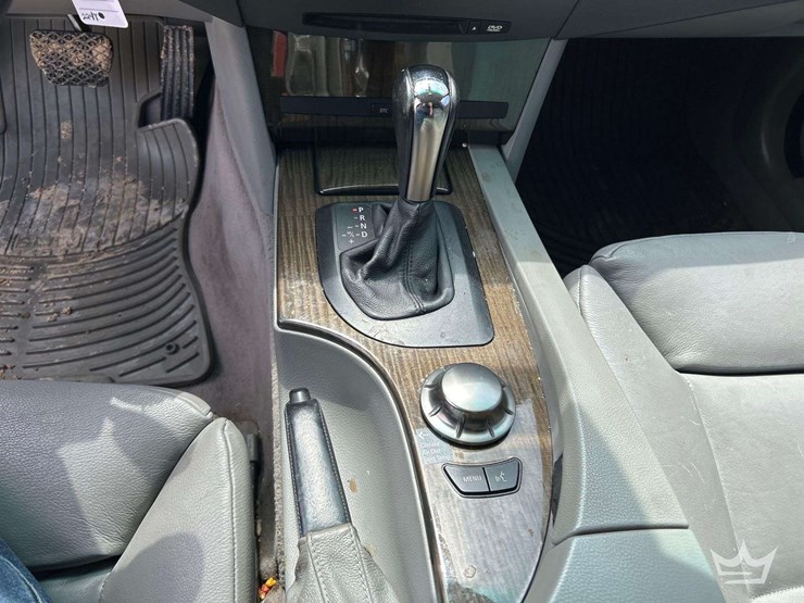 2005-bmw-545i-sedan-image-18