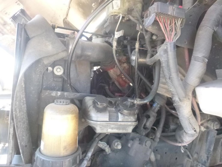 2012-freightliner-mt55-image-17