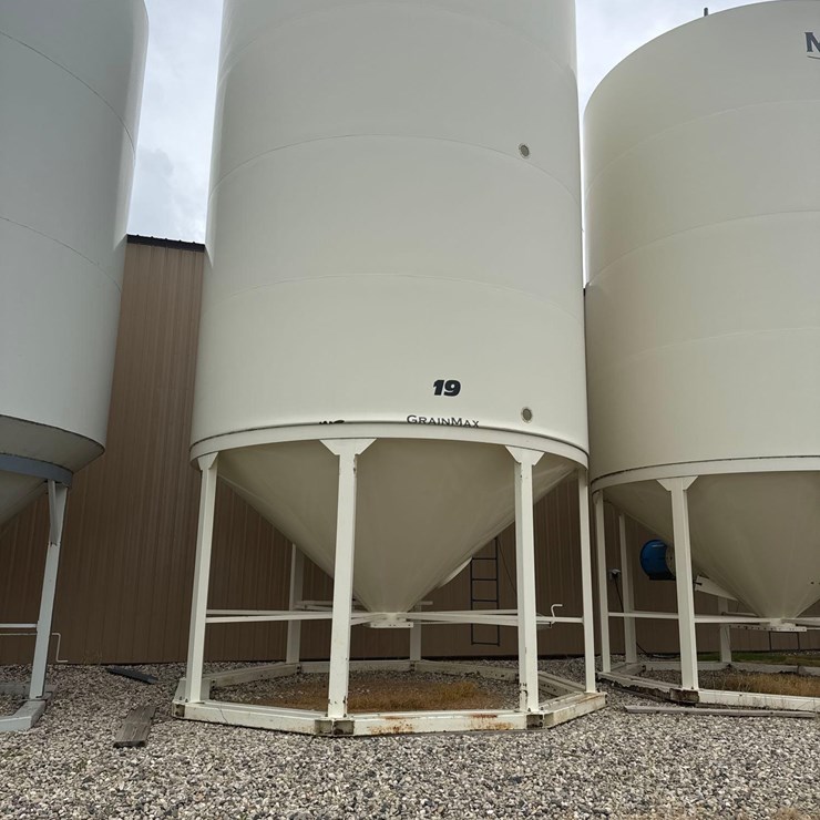 Meridian MGM4000 Hopper Bin