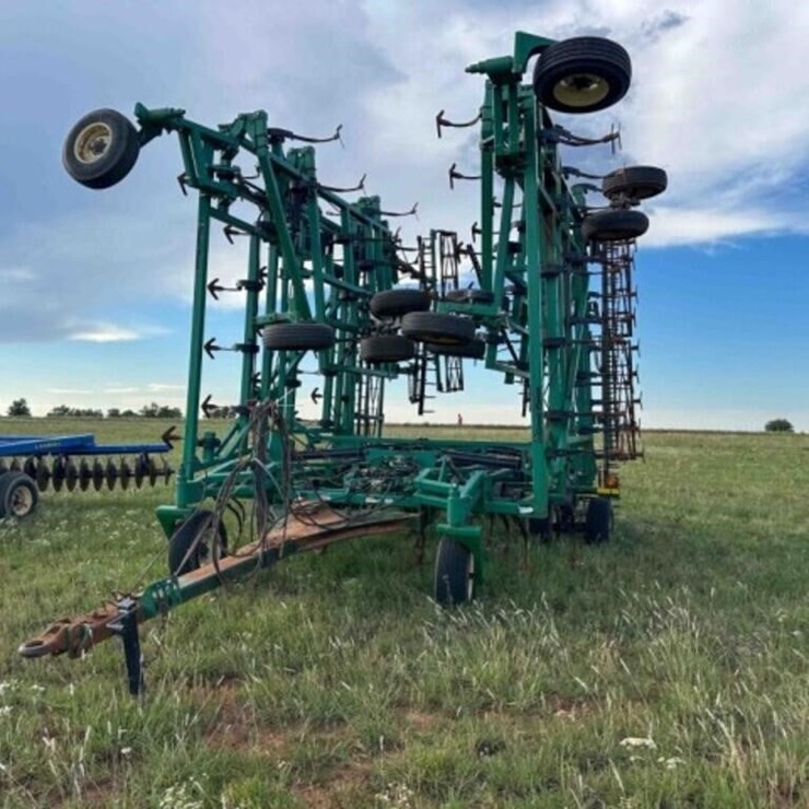 GREAT PLAINS FOLDING 3-BOX DRILL, 40'
