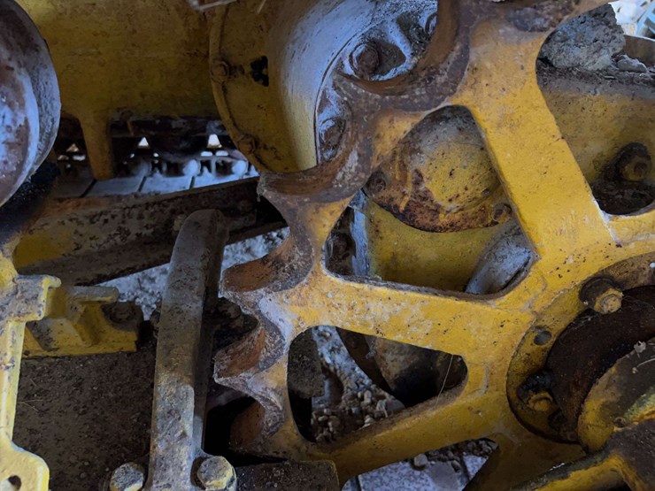 caterpillar-thirty-image-48
