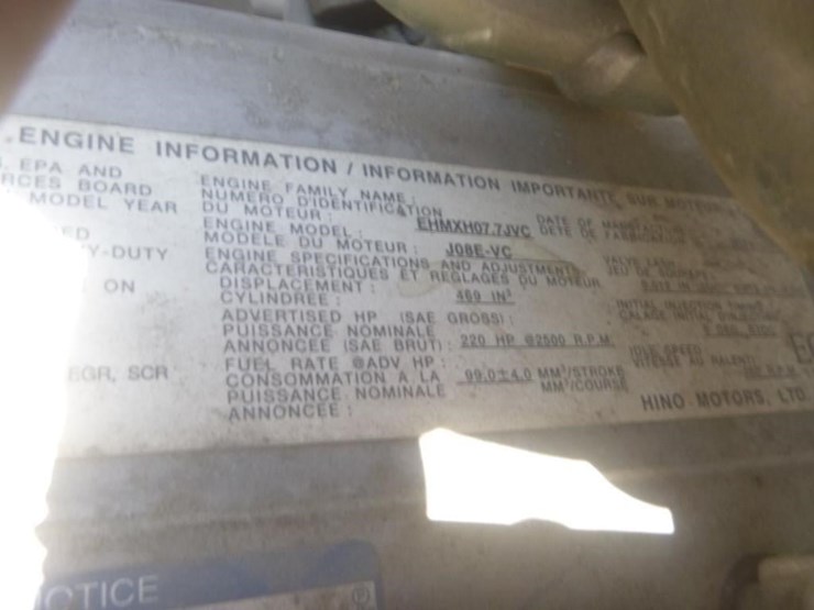 2015-hino-268-image-34