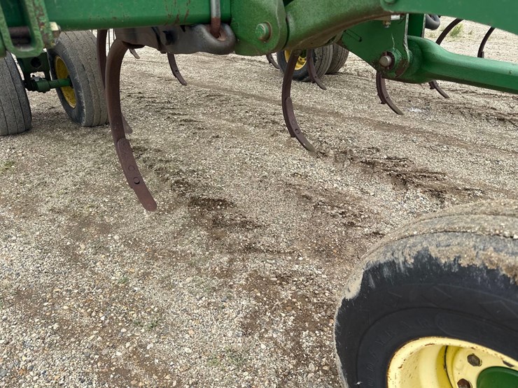 john-deere-2410-image-8
