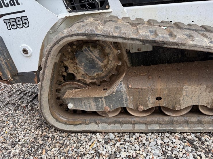 2019-bobcat-t595-image-13