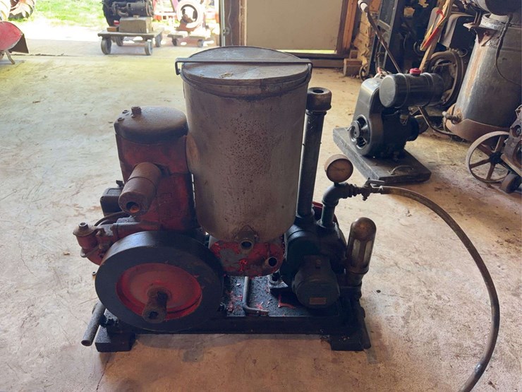 engine-with-water-pump-image-2