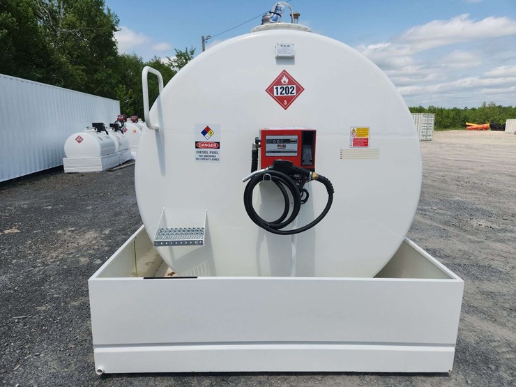 am-tank-fuel-tank-with-pump/nozzle-(2376-gallon/8995-litre)-image-4