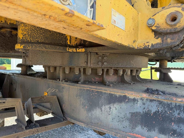 caterpillar-214b-ft-image-19