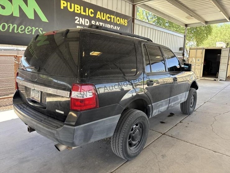 2015-ford-expedition-image-9