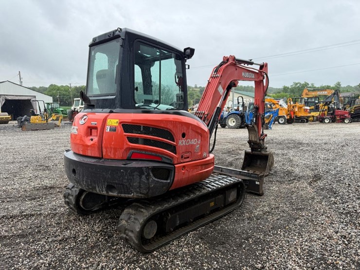 2019-kubota-kx040-image-4