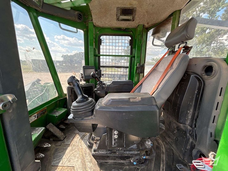 2021-deere-843l-image-10