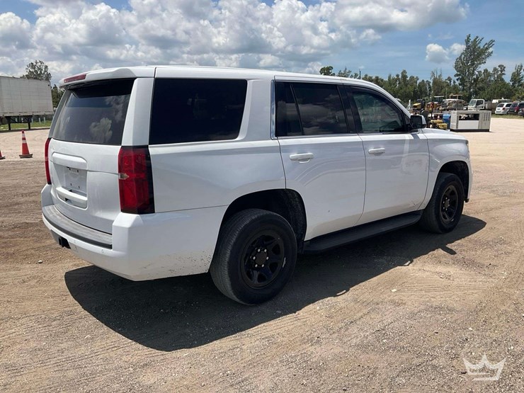 2020-chevrolet-tahoe-image-3