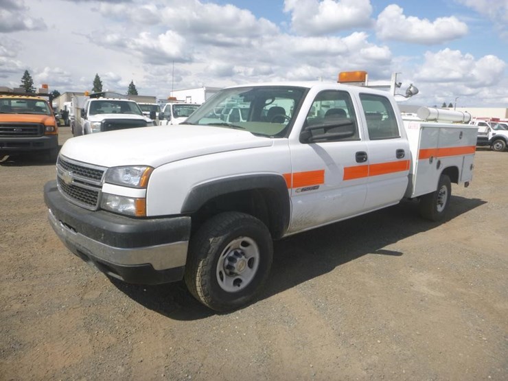 2007-chevrolet-2500-image-2