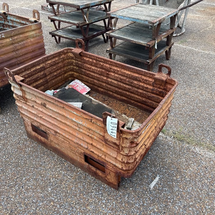 #9441 • Metal Storage Bin