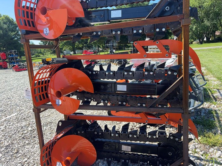 d39-skid-steer-trencher-attachment-image-9