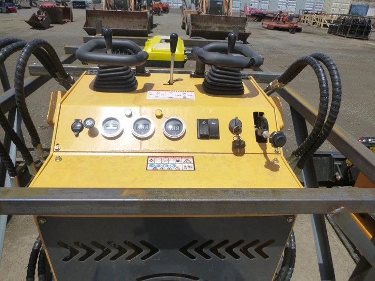 2026-zjg-zj-380-skid-steer-track-loader-image-12
