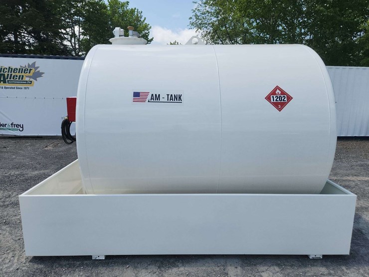 am-tank-fuel-tank-with-pump/nozzle-(2376-gallon/8995-litre)-image-1