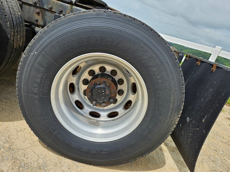 2006-peterbilt-386-image-78
