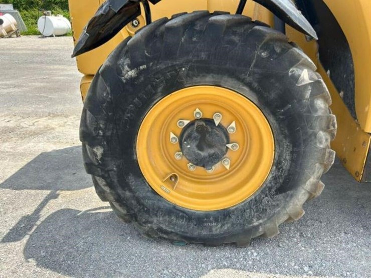 2015-caterpillar-th417c-gc-4wd-telehandler-yc5a125-image-54